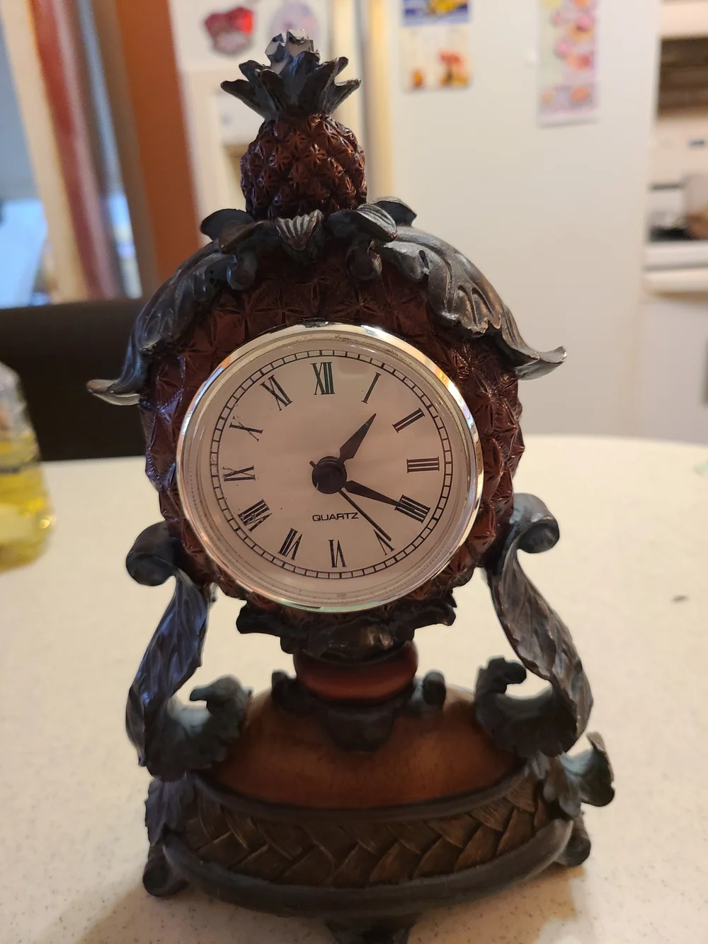 Classic Pineapple Table Clock – Brown